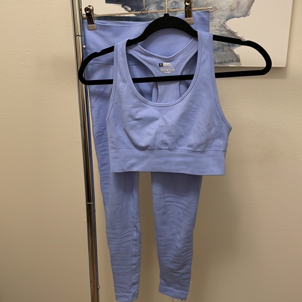 Matching seamless set